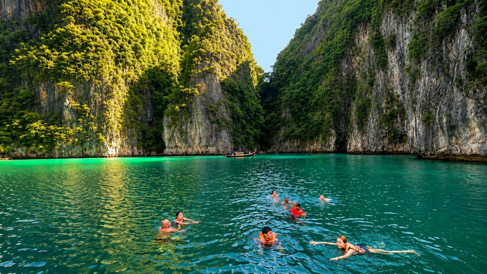 Phi Phi Islands - Big Boat Cruise with Snorkeling 5