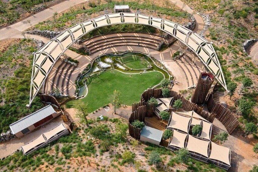 Explore the amphitheater, where nature and wildlife come alive with stunning views. 1