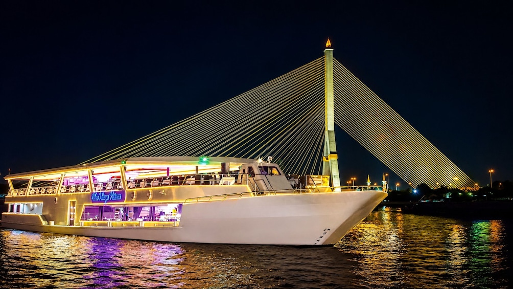 Bangkok: Chao Phraya River Dinner Cruise 1