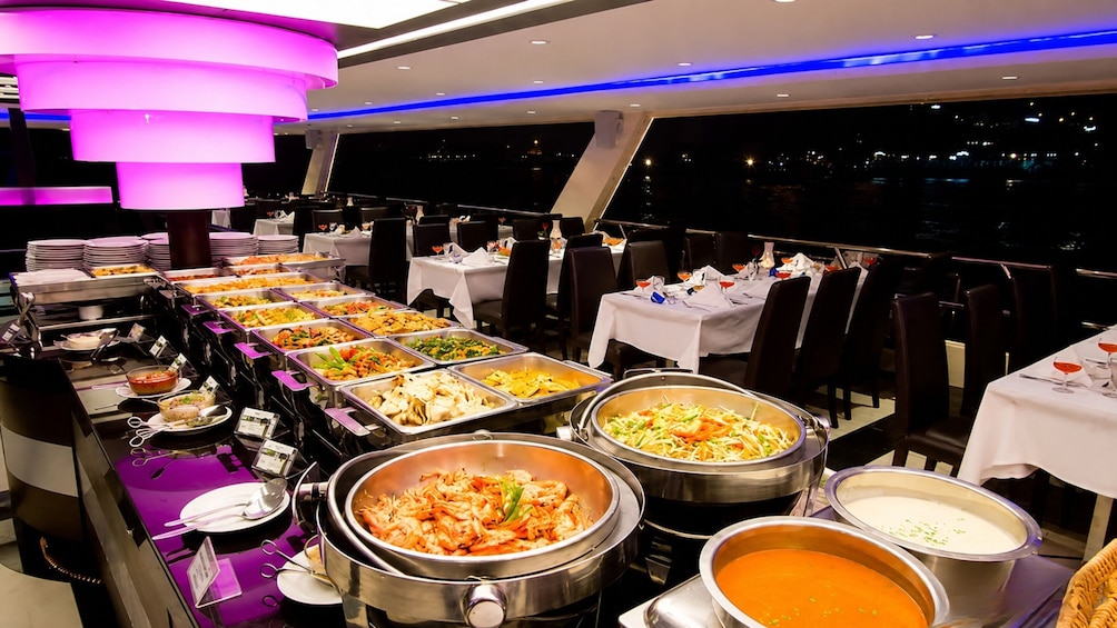 Bangkok: Chao Phraya River Dinner Cruise 2