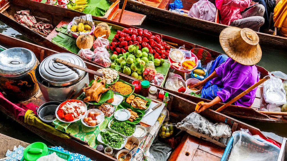 Damnoen Saduak Floating Market & Meaklong Railway Market 4