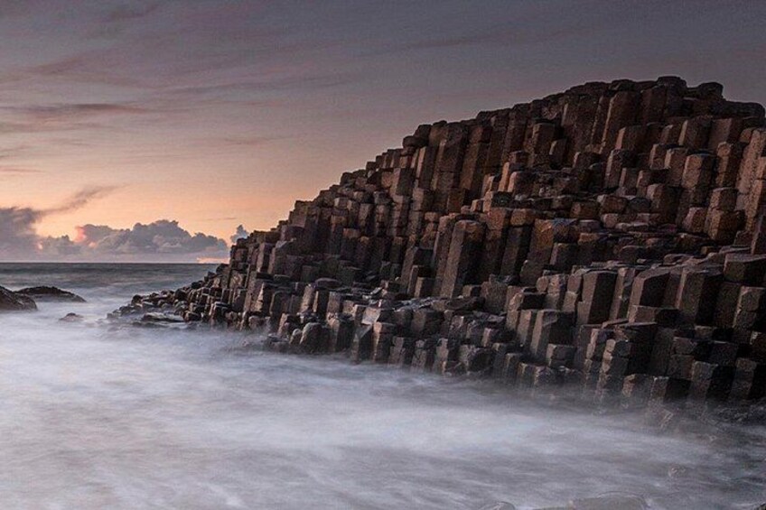 40,000 volcanic basalt columns form spectacular landscapes 2
