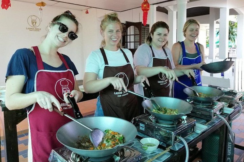 Lanna Smile Thai Cooking Class in Chiang Mai with Market tour 1