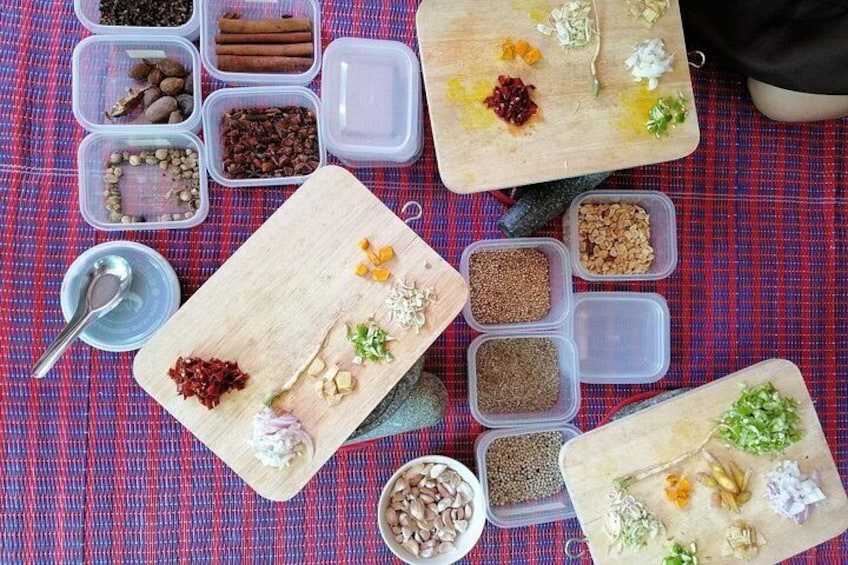 Lanna Smile Thai Cooking Class in Chiang Mai with Market tour 3