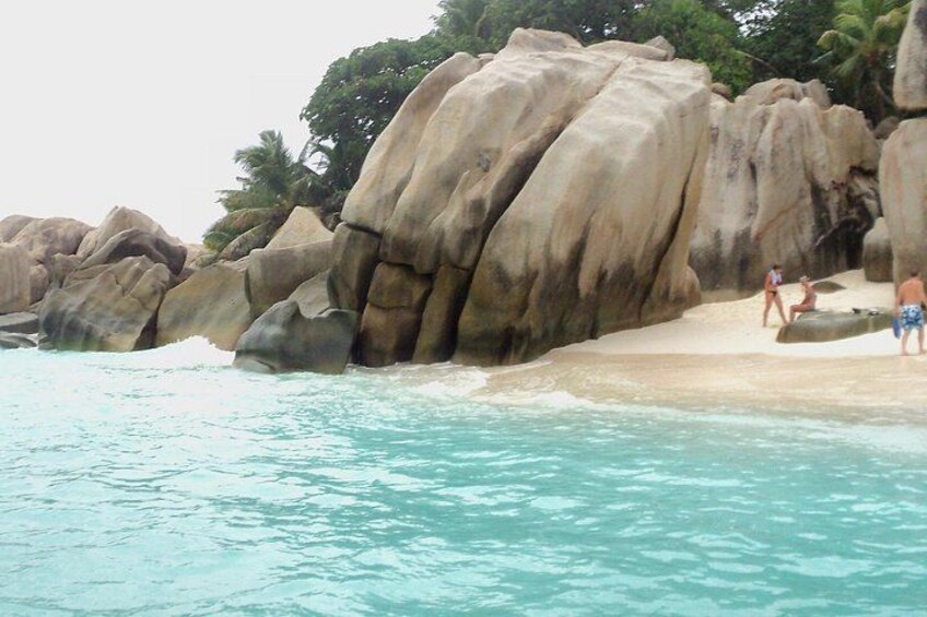 Half Day Snorkeling Coco and Felicite Island 4