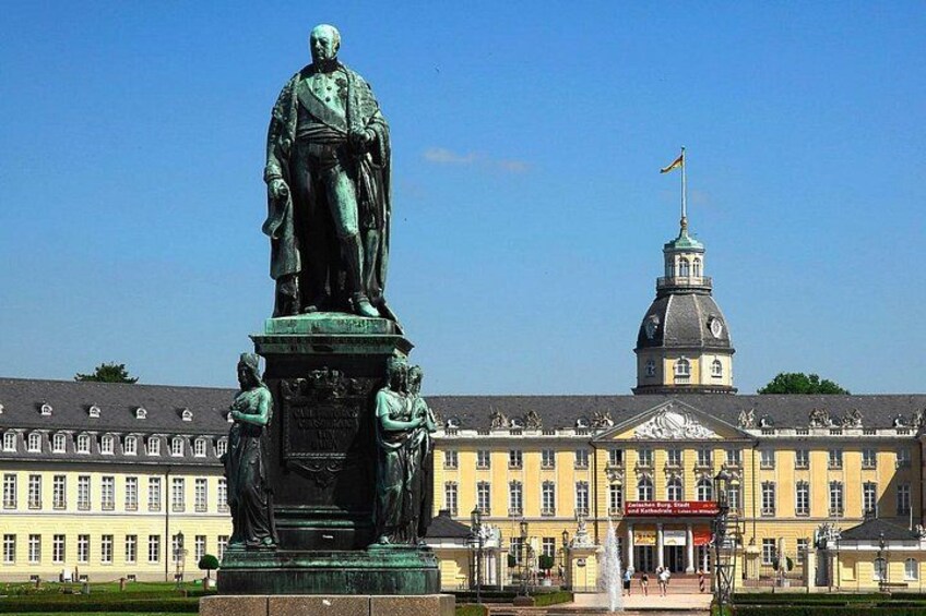 Explore Karlsruhe in 60 minutes with a Local 3