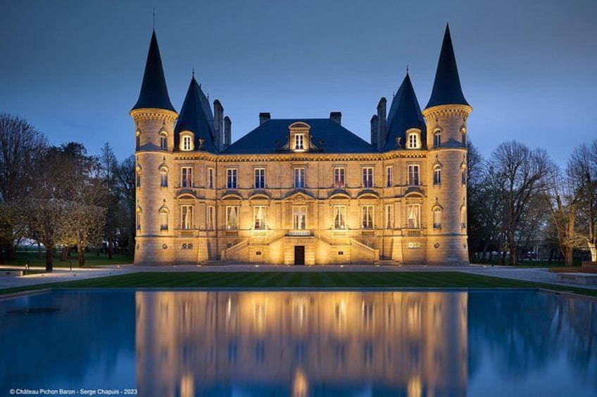 An iconic Bordeaux château visited during your private tour 1