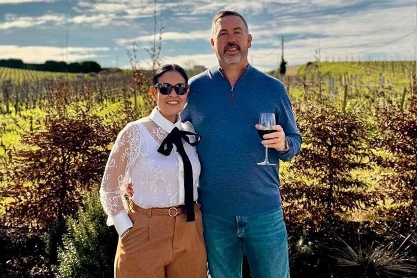 A relaxed and intimate wine tasting experience in the vineyards 4