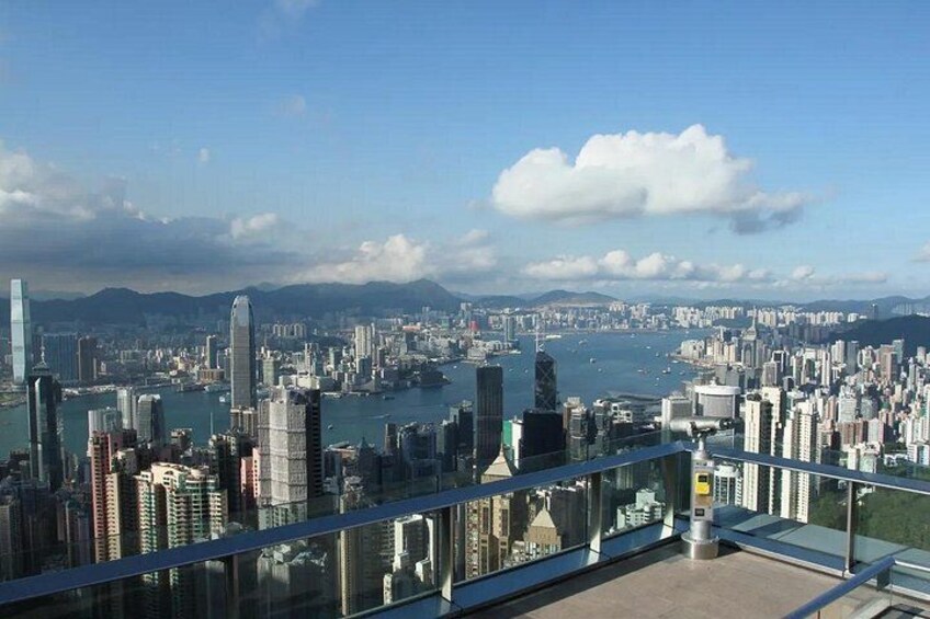 Sky Terrace 428 offers a stunning panoramic view across Hong Kong 2