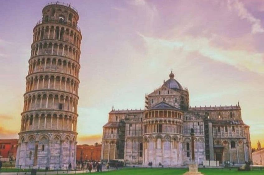 The Leaning Tower of Pisa and the Pisa Cathedral. 3