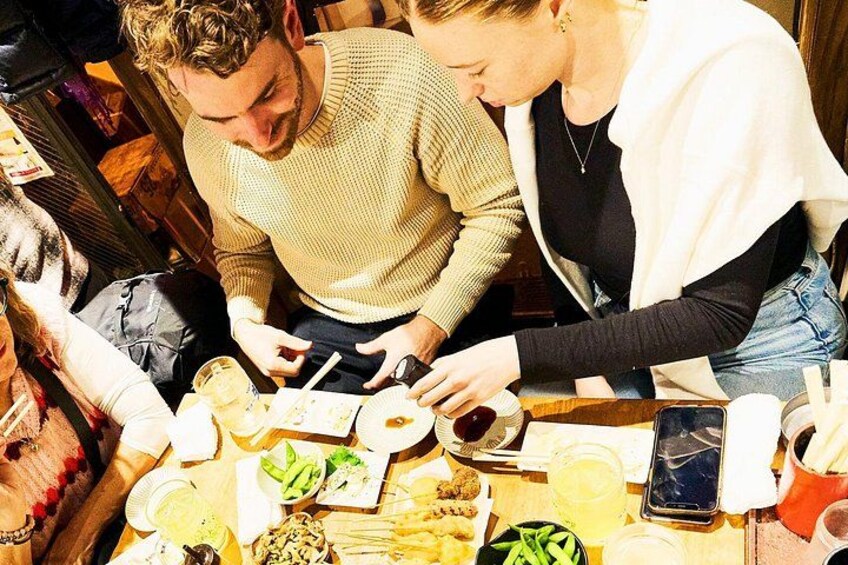 Tokyo: Shibuya Food Tour with 15 Dishes at 4 Eateries 5