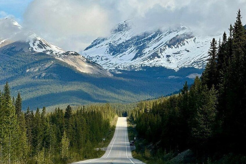 Lake Louise, Moraine, Emerald Lake, Johnston Canyon, Banff Town 5