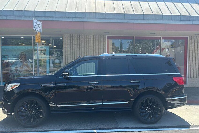 6-hour Private Luxury SUV Wine Tour in Napa Or Sonoma Valley 2