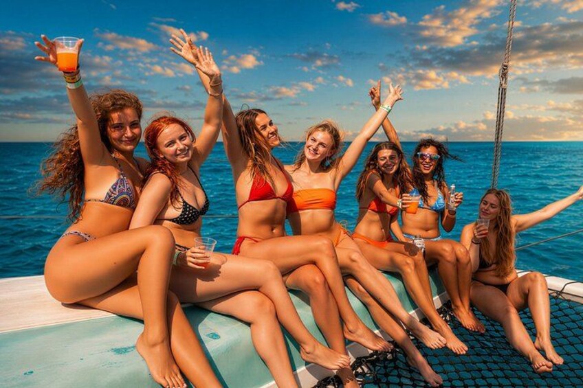 Isla Mujeres Catamaran + Snorkel + Open Bar on board + Buffet 1