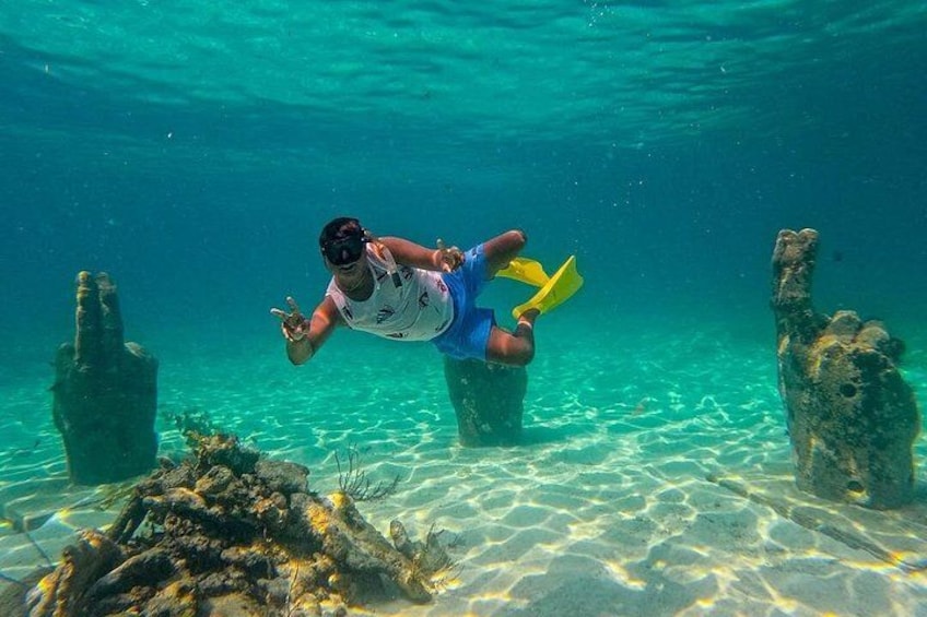 Isla Mujeres Catamaran + Snorkel + Open Bar on board + Buffet 4