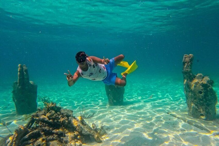 Isla Mujeres Catamaran + Snorkel + Open Bar on board + Buffet 2