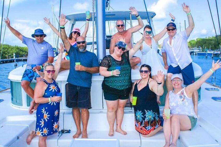 Isla Mujeres Catamaran + Snorkel + Open Bar on board + Buffet 3