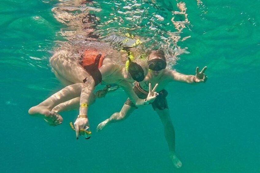 Isla Mujeres Catamaran + Snorkel + Open Bar on board + Buffet 3