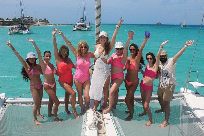 Isla Mujeres Catamaran + Snorkel + Open Bar on board + Buffet 2