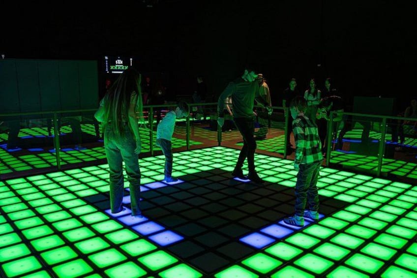 Pixel Game Viral Attraction in WOOP! ARENA 3