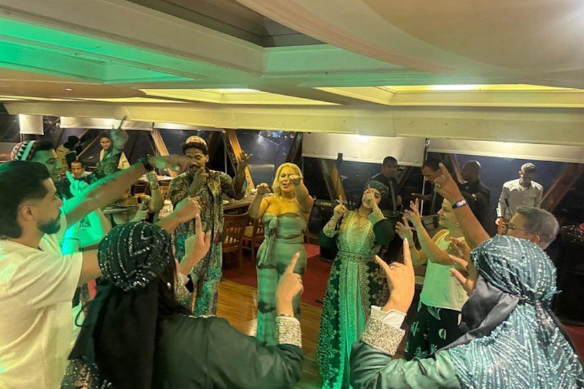 Cairo Nile River Dinner Cruise with Belly Dance, Tanoura & Pickup 5