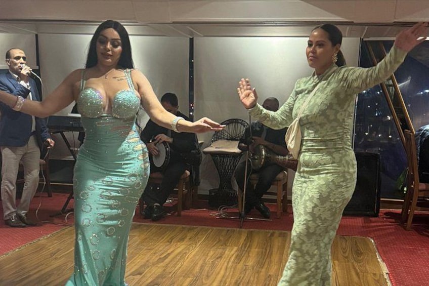 Cairo Nile River Dinner Cruise with Belly Dance, Tanoura & Pickup 3
