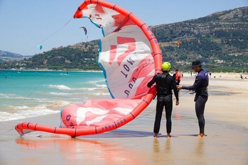 Kitesurfing lessons in Tarifa – Semi-private for all levels 1