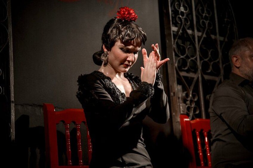Madrid: Premium Ticket to Local Flamenco Show 3