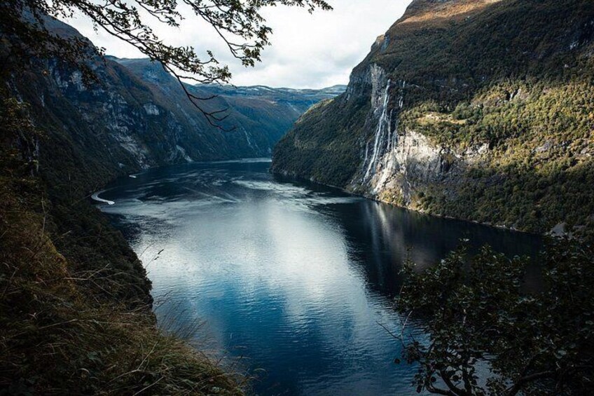 Kayaking in Geiranger with overview on seven sisters waterfall 3