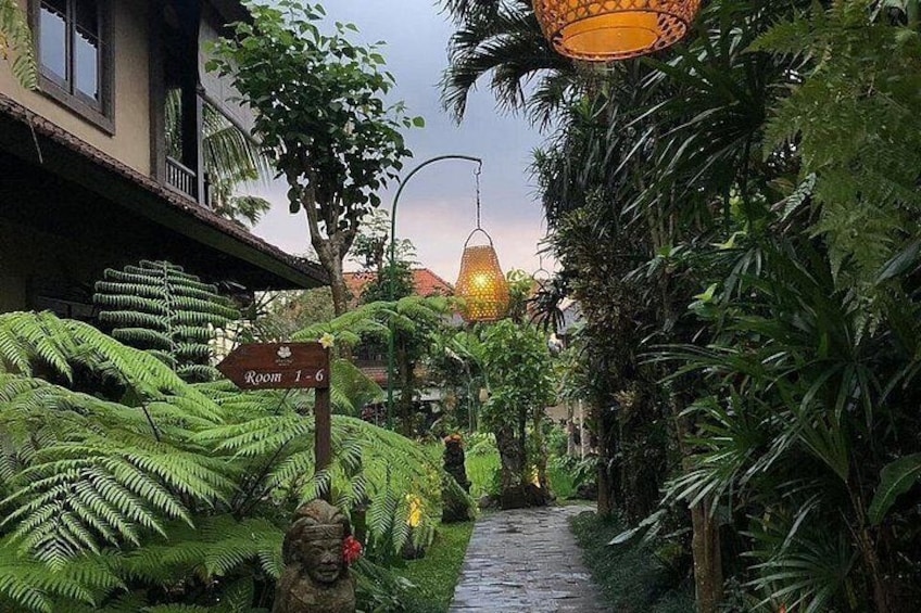 Ubud Luxury Balinese Spa Massage with Amidst Rice Fields 4