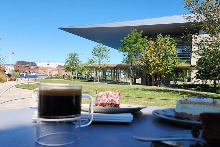 Wrapping up the tour with a cozy break and a piece of freshly baked cake. 2