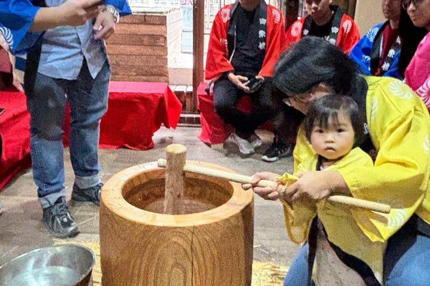 【Family Friendly】Traditional Mochi Pounding Experience 5