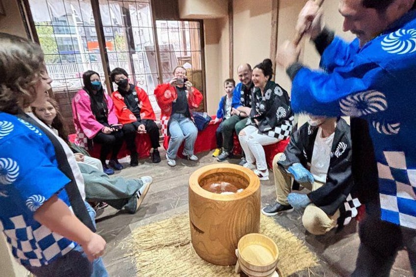 【Family Friendly】Traditional Mochi Pounding Experience 4