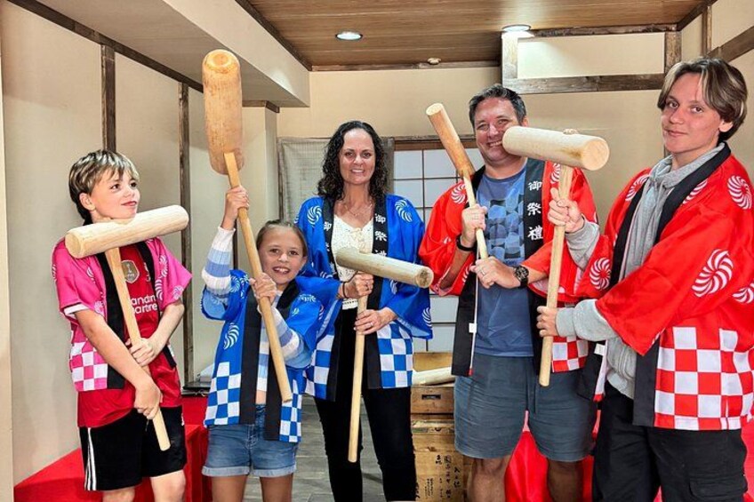 【Family Friendly】Traditional Mochi Pounding Experience 1