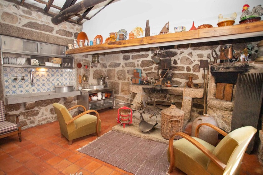 1818 Family Estate Cooking Class & Vineyard (30m from Porto) 3