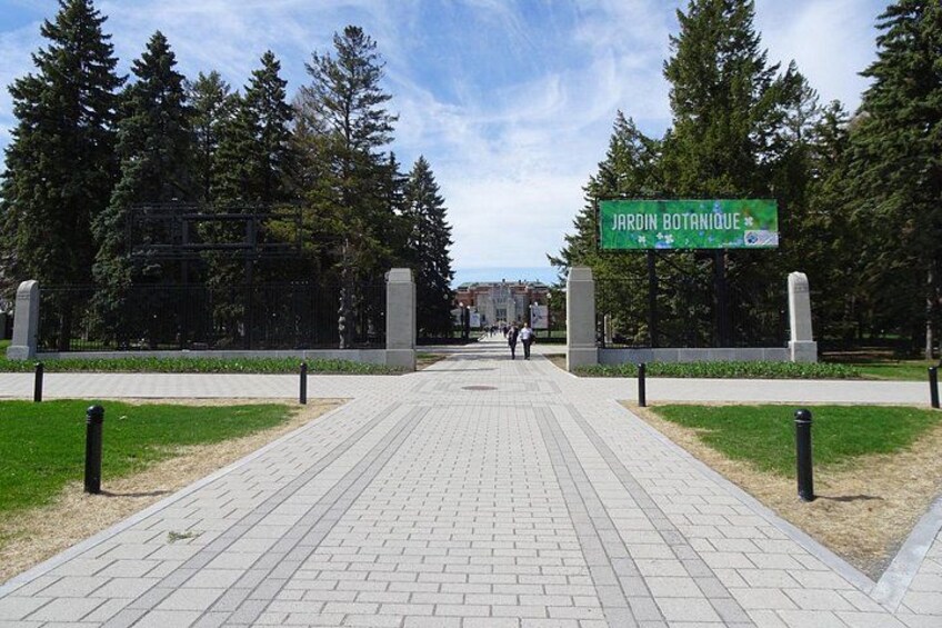 Montreal Olympic Park Self-Guided Walking Tour and Scavenger Hunt 2
