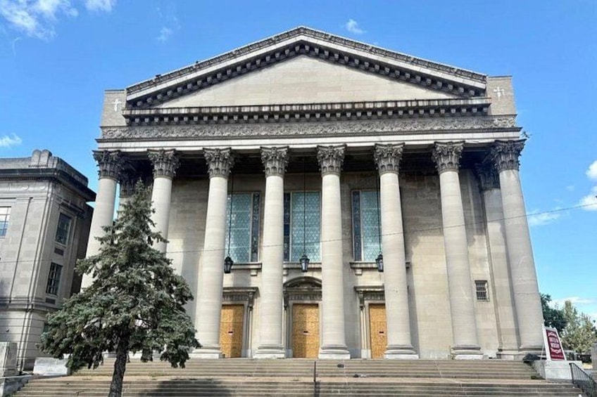 A Taste of Two Cities St Louis Food and History Walking Tour 3