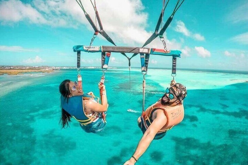 Parasailing on the sea of 7 colors of San Andres 5