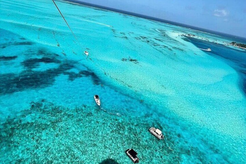 Parasailing on the sea of 7 colors of San Andres 3