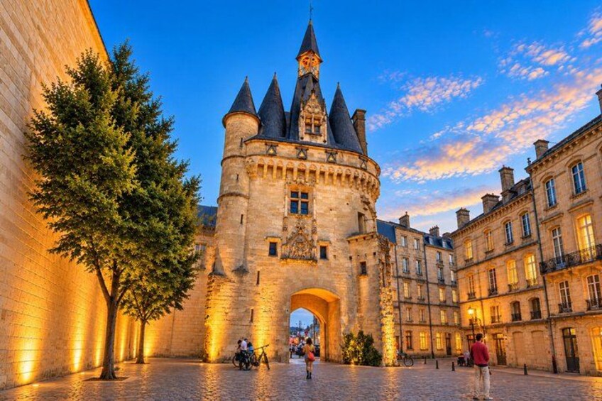 Free Walking Bordeaux Tour ENG + 1 glass of wine (Tip based) 3