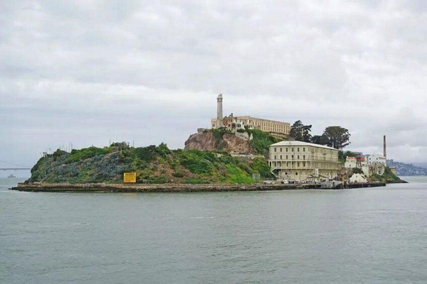 San Francisco Alcatraz App Guided Tour with Cruise and Jail House 4