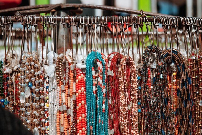 Private Makola Market & Art Centre Sightseeing & Shopping 1
