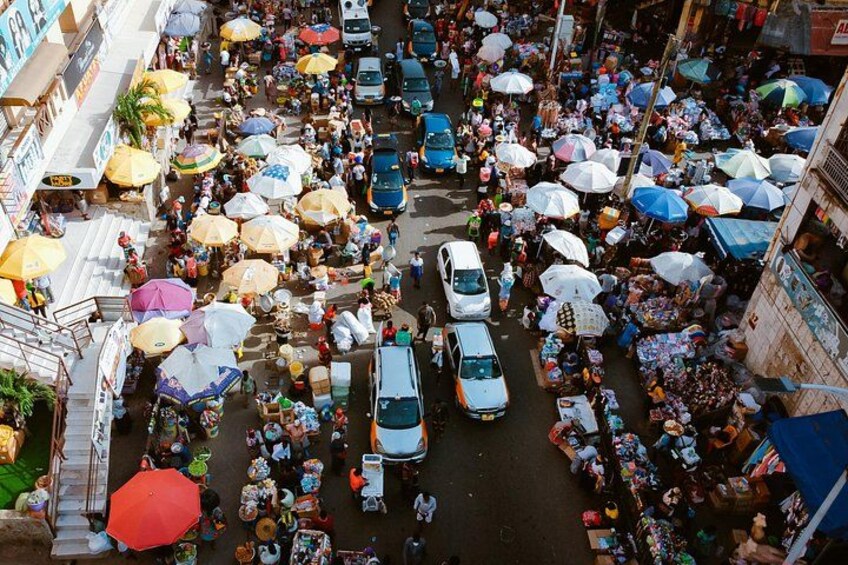 Private Makola Market & Art Centre Sightseeing & Shopping 3