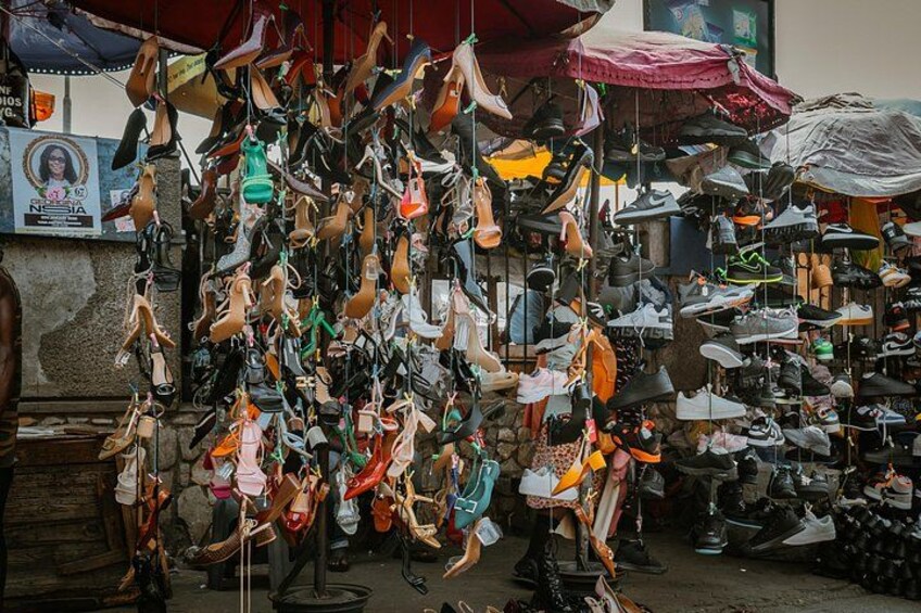 Private Makola Market & Art Centre Sightseeing & Shopping 4