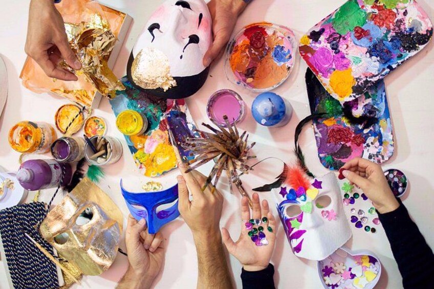 Mask-making workshop in the heart of Venice 1