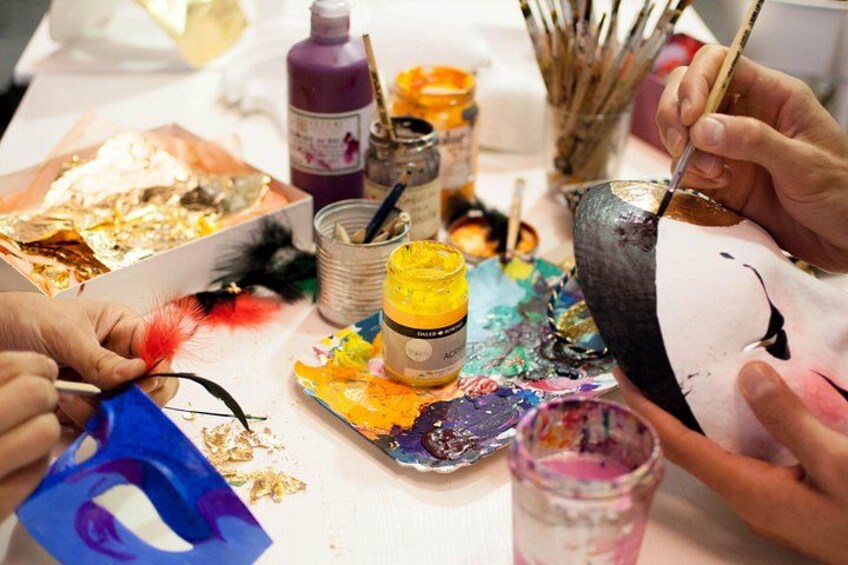 Mask-making workshop in the heart of Venice 4