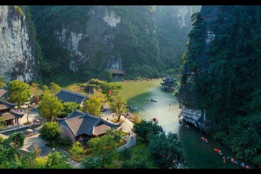 Fullday Ninh Binh Tour from Hanoi: Mua Caves, Hoa Lu, Trang An 5