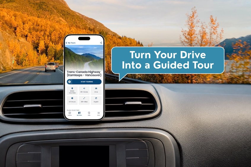 Un teléfono inteligente colocado en el tablero de un automóvil mostrando una aplicación de recorrido guiado para la Carretera Transcanadiense. 3