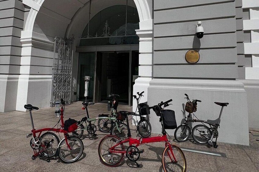 Singapore Cycling Tour - Rail Corridor, Civic District, & Food! 2