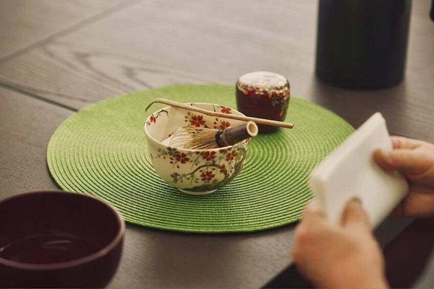 Experience tea ceremony etiquette just as practiced in a traditional Japanese tea gathering. 5